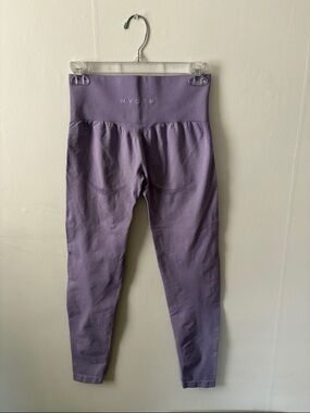 NVGTN Seamless Leggings – Lavender/Purple – Size Medium – Excellent Condition
